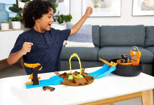 hot_wheels_monster_trucks_4.webp hot wheels Monster Trucks, Opona - Kaskaderska arena