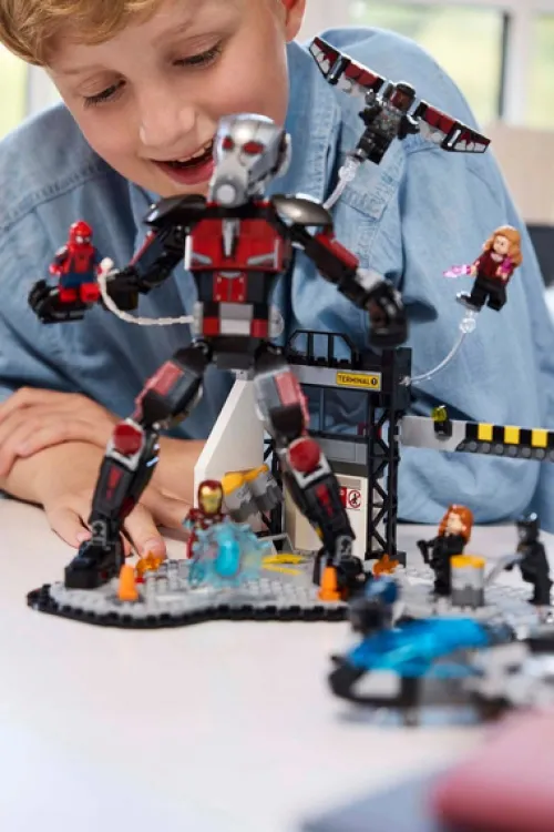 lego_marvel_super_heroes__1.webp LEGO Marvel Super Heroes 76314 Kapitan Ameryka: Wojna bohaterów bitwa