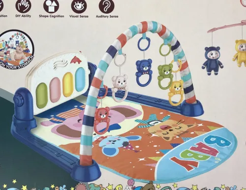 Zestaw mata edukacyjna i karuzela do łóżeczka
